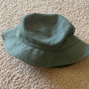 Urban Outfitters - Bucket Hat